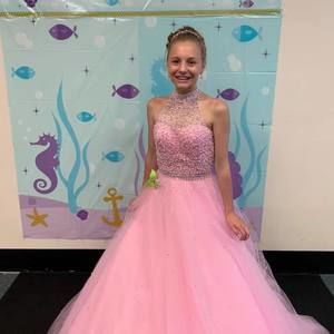 Meet your Posher, Laira